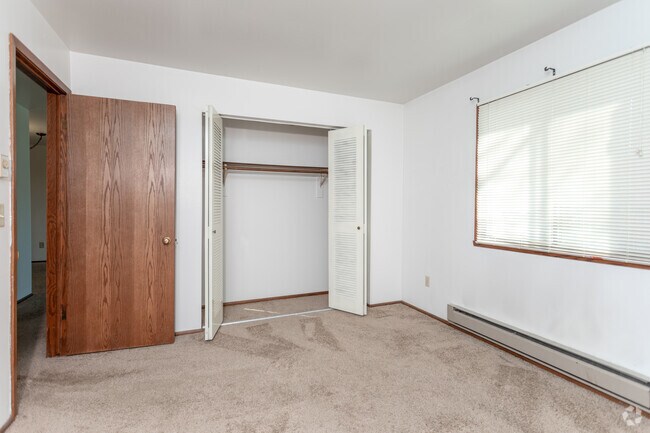 2BR, 1.5BA - Tosa Village