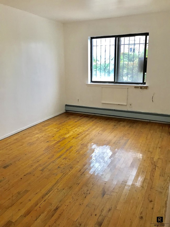 Foto del edificio - 80-32 47th Avenue