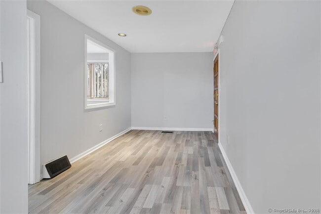 Building Photo - 571 Wolcott St