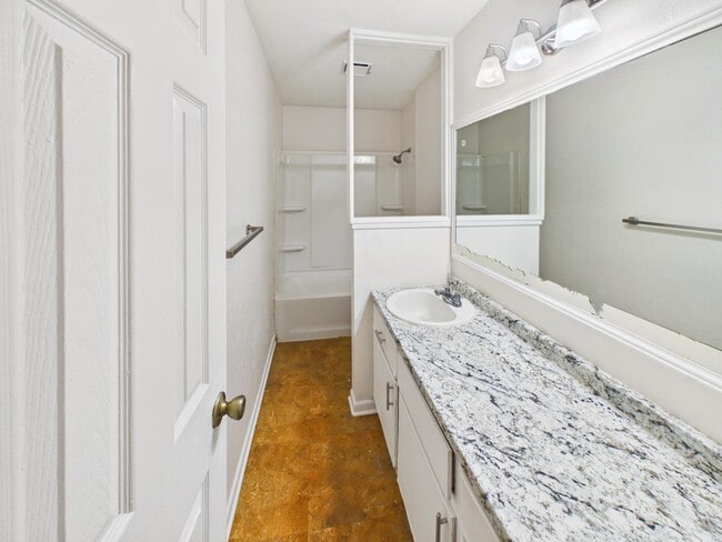 Building Photo - 1013 San Benito Dr