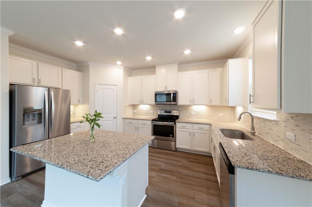 Foto principal - 803 Sandhill Branch Dr