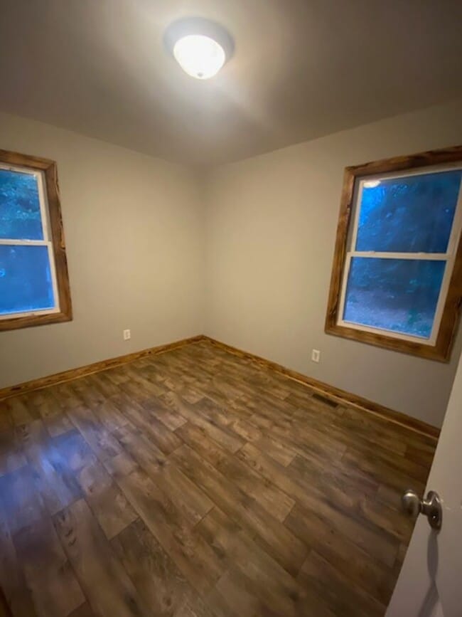 Building Photo - 784 Rose Ct