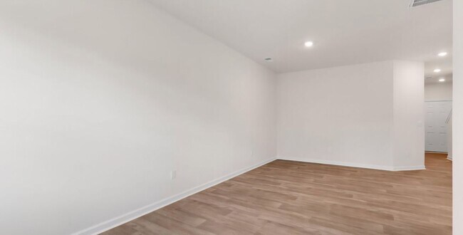 Foto del edificio - Charming 3BR Townhome in Sanford