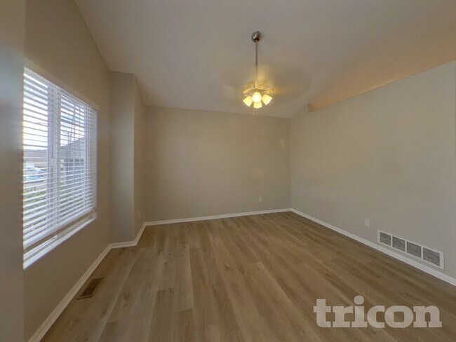 Building Photo - 8468 Dassel Dr