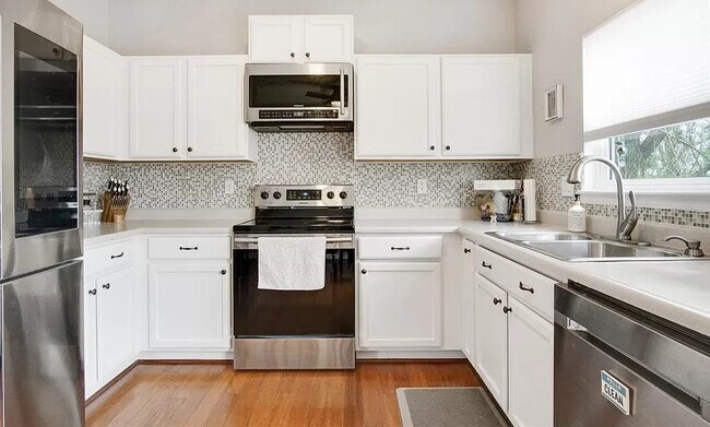 Foto del edificio - 4911 Copen Dr