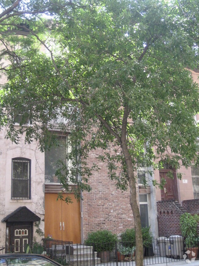 Primary Photo - 122 Fort Greene Pl