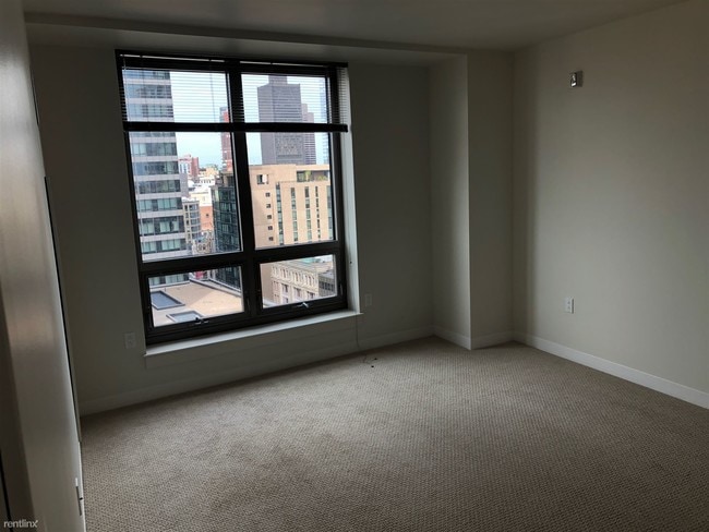 Building Photo - 22 Lagrange St