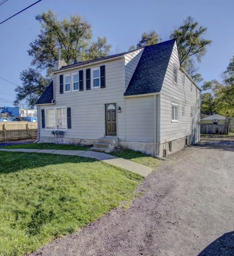 Primary Photo - 1490 Wells St