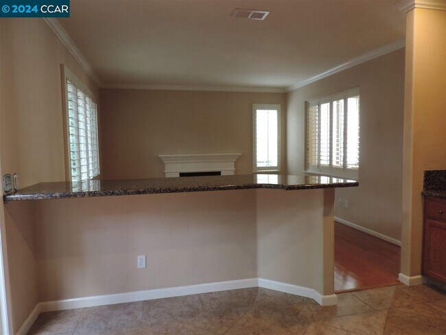 Building Photo - 219 Forest Creek Ln