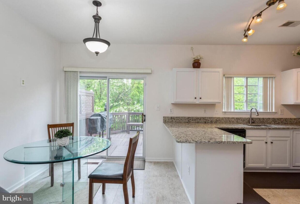4152 Windsor Heights Pl, White Plains, MD 20695 Townhome Rentals in
