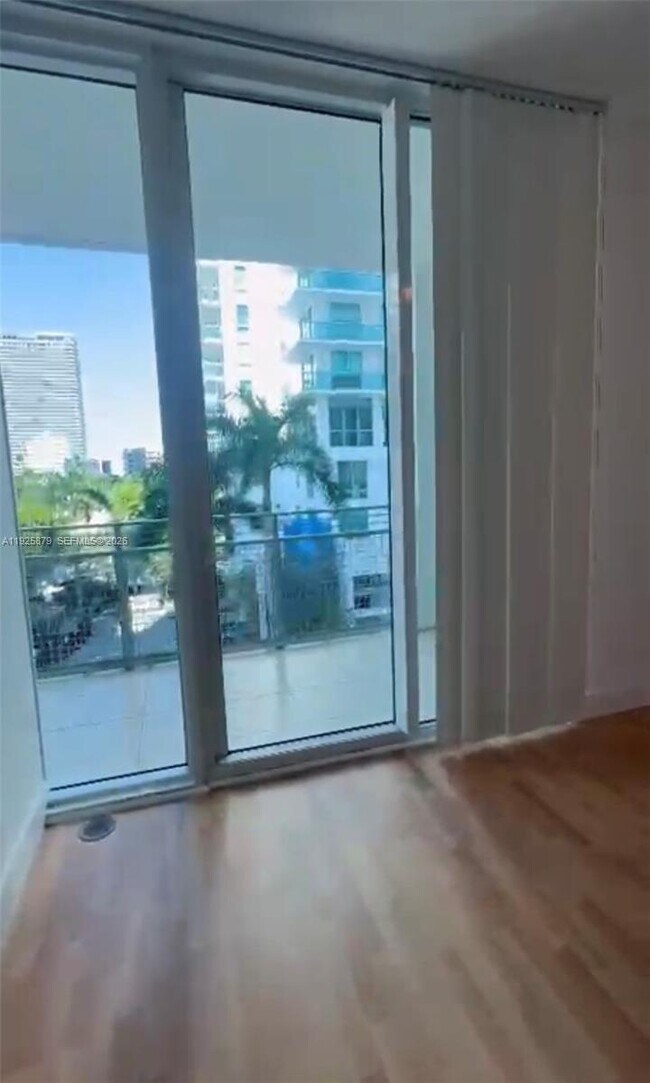 Foto del edificio - 350 NE 24th St