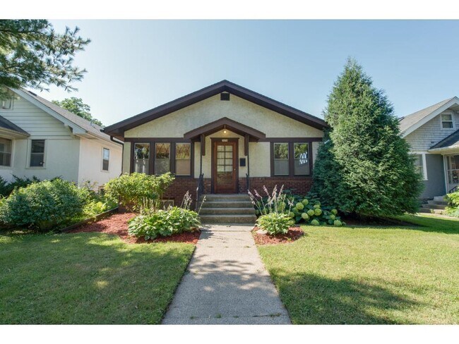 Foto del edificio - 1674 St Clair Ave