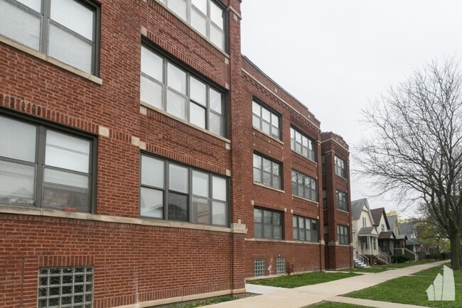 Building Photo - 3827 N Drake Ave