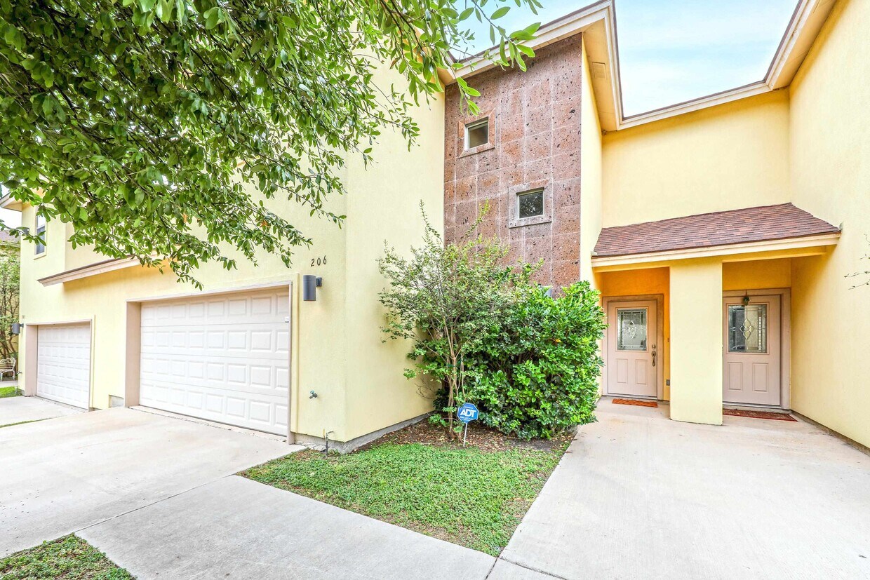 Primary Photo - 10510 Sandia Dr