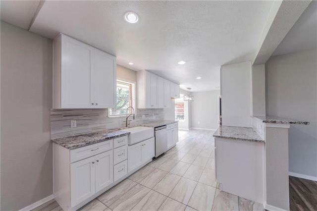 Foto del edificio - 4320 Whitfield Ave