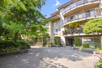 Building Photo - 7505-7138 138 St