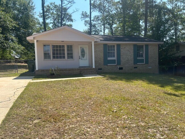 Foto del edificio - Charming 3-bedroom, 1-bath home conveniently located in Southeast Columbia!