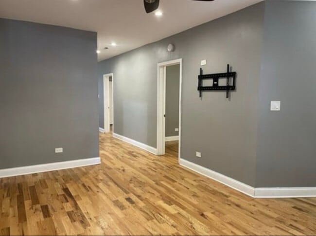 Building Photo - 4145 W Hirsch St