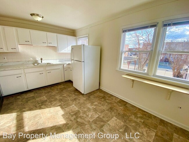 Building Photo - 3 br, 1.5 bath House - 8011 Gray Haven Rd