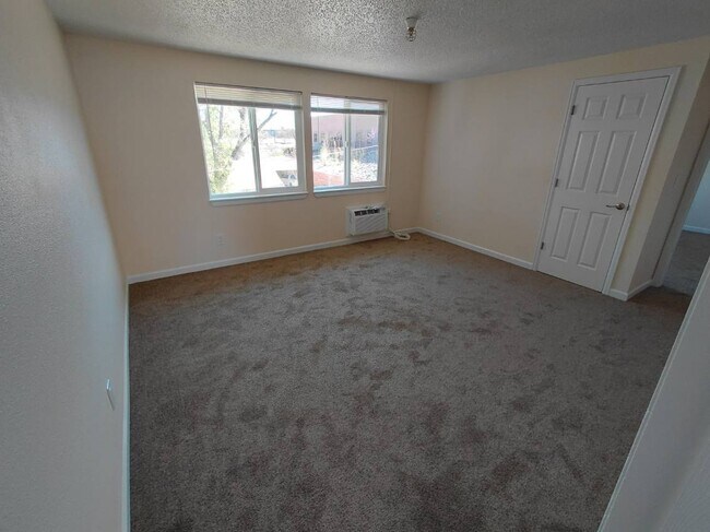 Foto del edificio - 5805 Secrest Drive #7