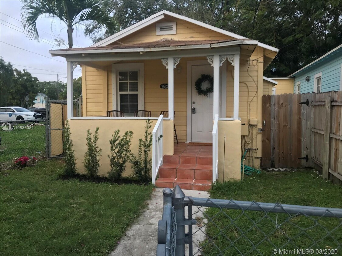 Primary Photo - 3589 Franklin Ave