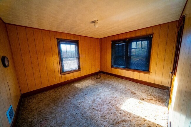 Building Photo - 1119 Ravenna Ave