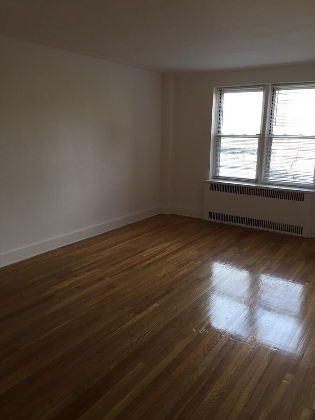 Primary Photo - 25-20 30th Rd