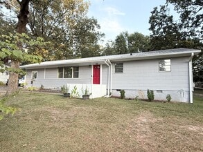 Building Photo - 3251 Crafton St
