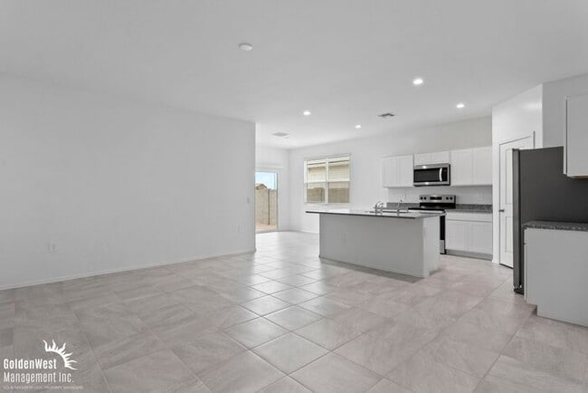 Building Photo - Charming 3Bdm 2Ba Home in Coolidge!