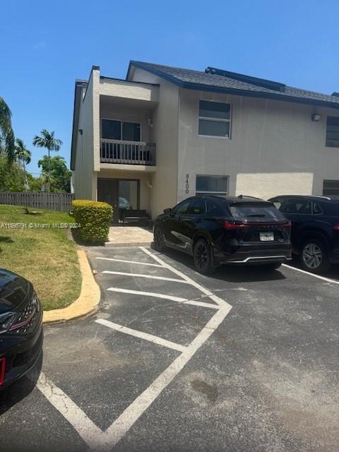 Foto principal - 8400 NW 8th St