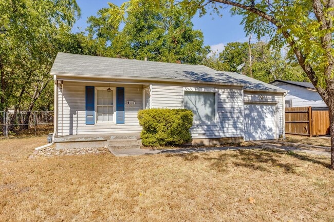 Building Photo - 3109 Dogwood Park Dr