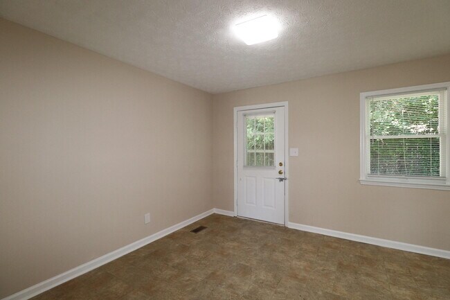 Foto del edificio - 212 Foxwood Dr