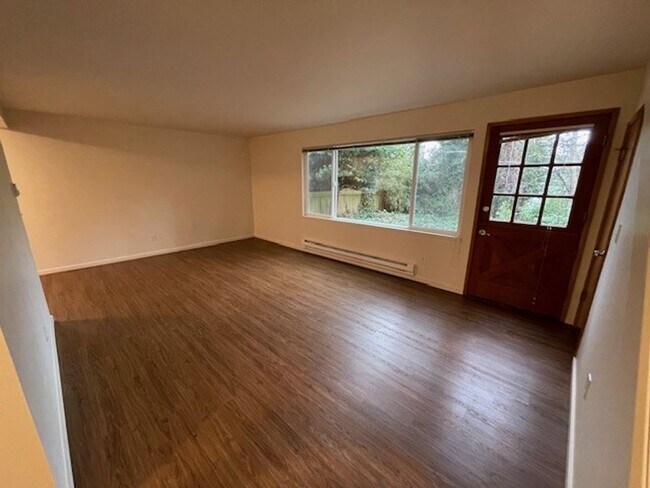Foto del edificio - (6E) 9536-40 8th Ave. N.W.