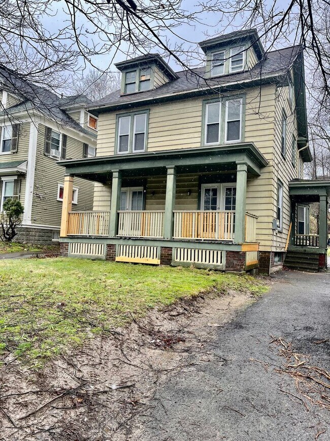 Foto del edificio - 920 Westcott - Students & Non-students wel...