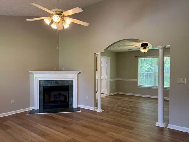 Foto del edificio - Sweet Home in Tucker Creek Estates