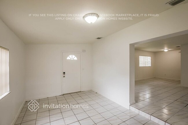 Building Photo - 5115 SW 112th Ave