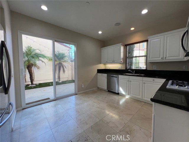 Building Photo - 38 Gardenpath