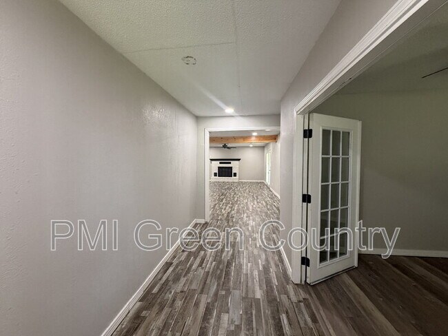 Foto del edificio - 3425 S 114th E Ave