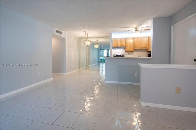 Building Photo - 10789 W Clairmont Cir