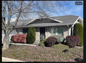 Building Photo - 620 Buckingham Dr