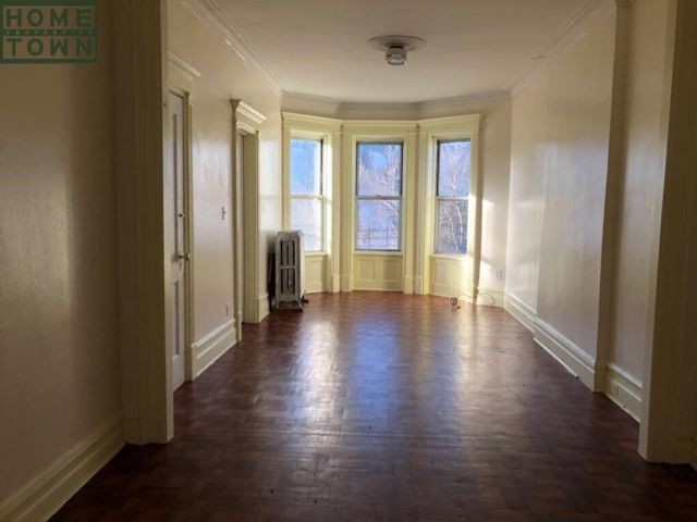 Primary Photo - 243 55th St