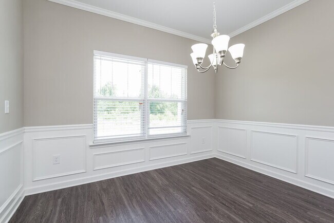 Foto del edificio - 723 Fieldcrest Dr