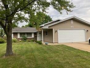 Building Photo - 324 W Weathersfield Way