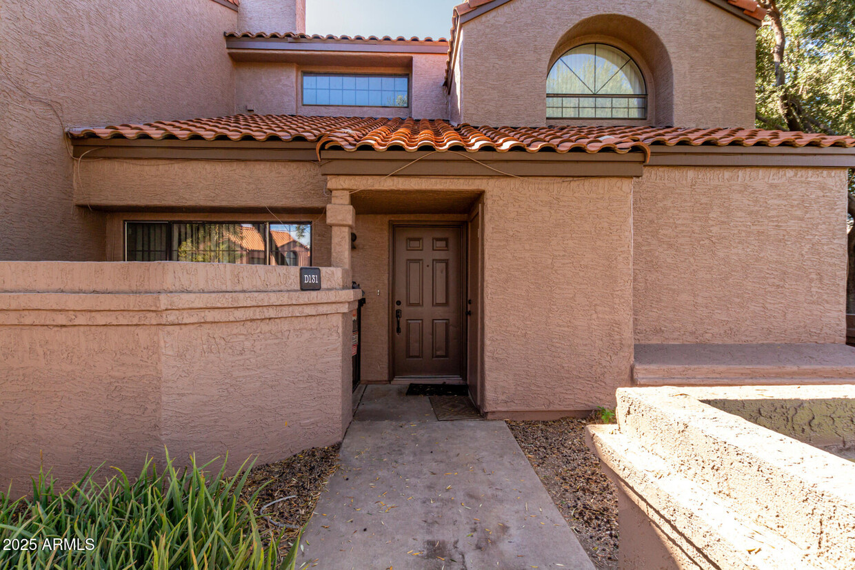 Foto principal - 609 E Mesquite Cir