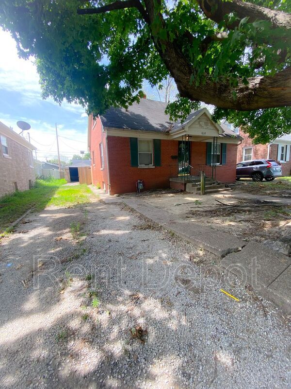 Building Photo - 1039 E Powell Ave