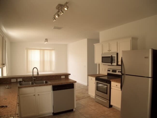 Foto del edificio - 244 Cotswold Cir