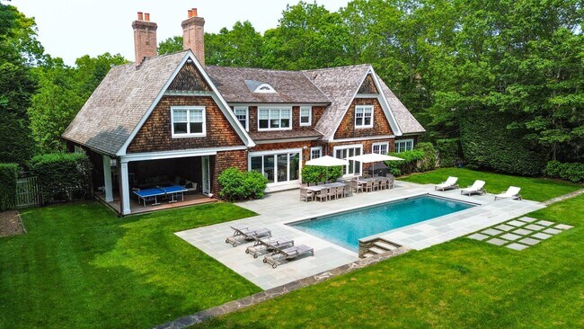 Foto del edificio - 14 West Hills Ct