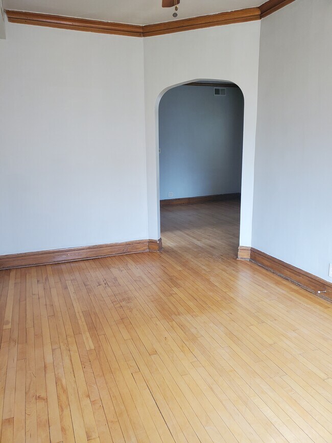 Building Photo - 4322 N Drake Ave