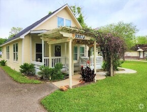 Building Photo - 5307 Pine Ave