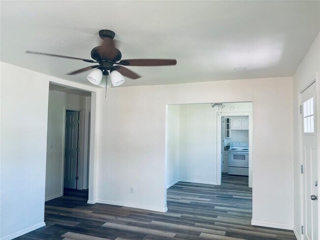 Foto del edificio - 2504 NE 17th St